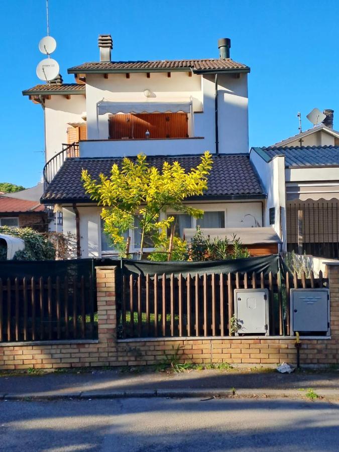 Charming House In Marina Di Ravenna With Fenced Garden Villa Buitenkant foto